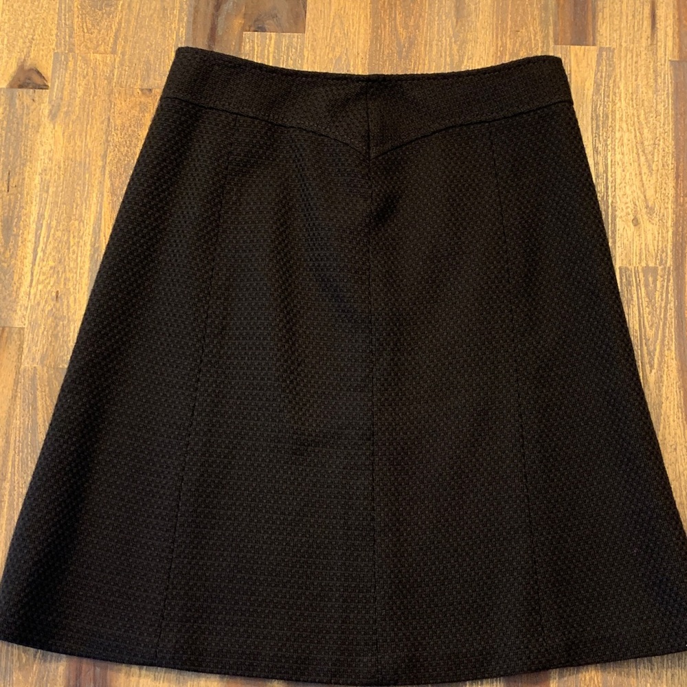 Ann Taylor Petites — fine Italian fabric — black skirt. 4P